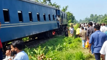 কর্ণফুলী ট্রেনের বগি লাইনচ্যুত
