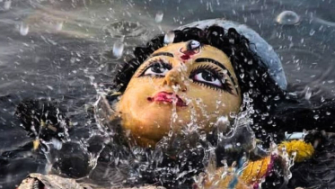 অশ্রু আর সম্প্রীতির আবহে দেবী দুর্গার কৈলাসযাত্রা  