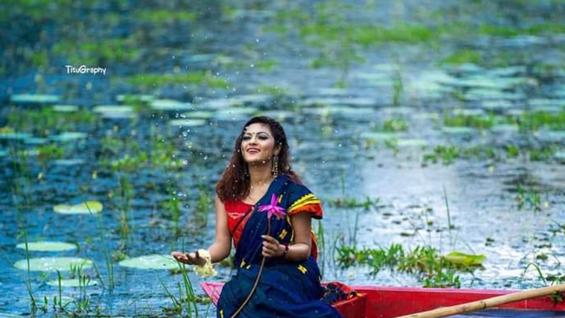 লাল শাপলা বিল