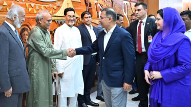 নিউইয়র্কের পথে প্রধানমন্ত্রী, বাংলায় ভাষণ দেবেন জাতিসংঘে
